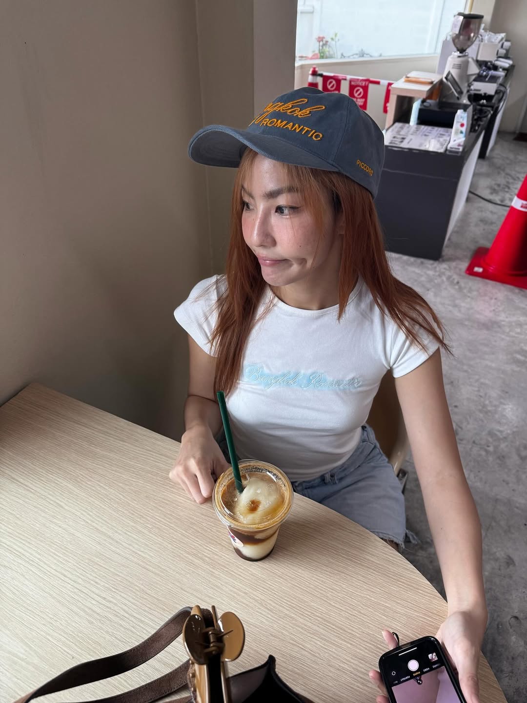 มิ้น - มิณฑิตา วัฒนกุล