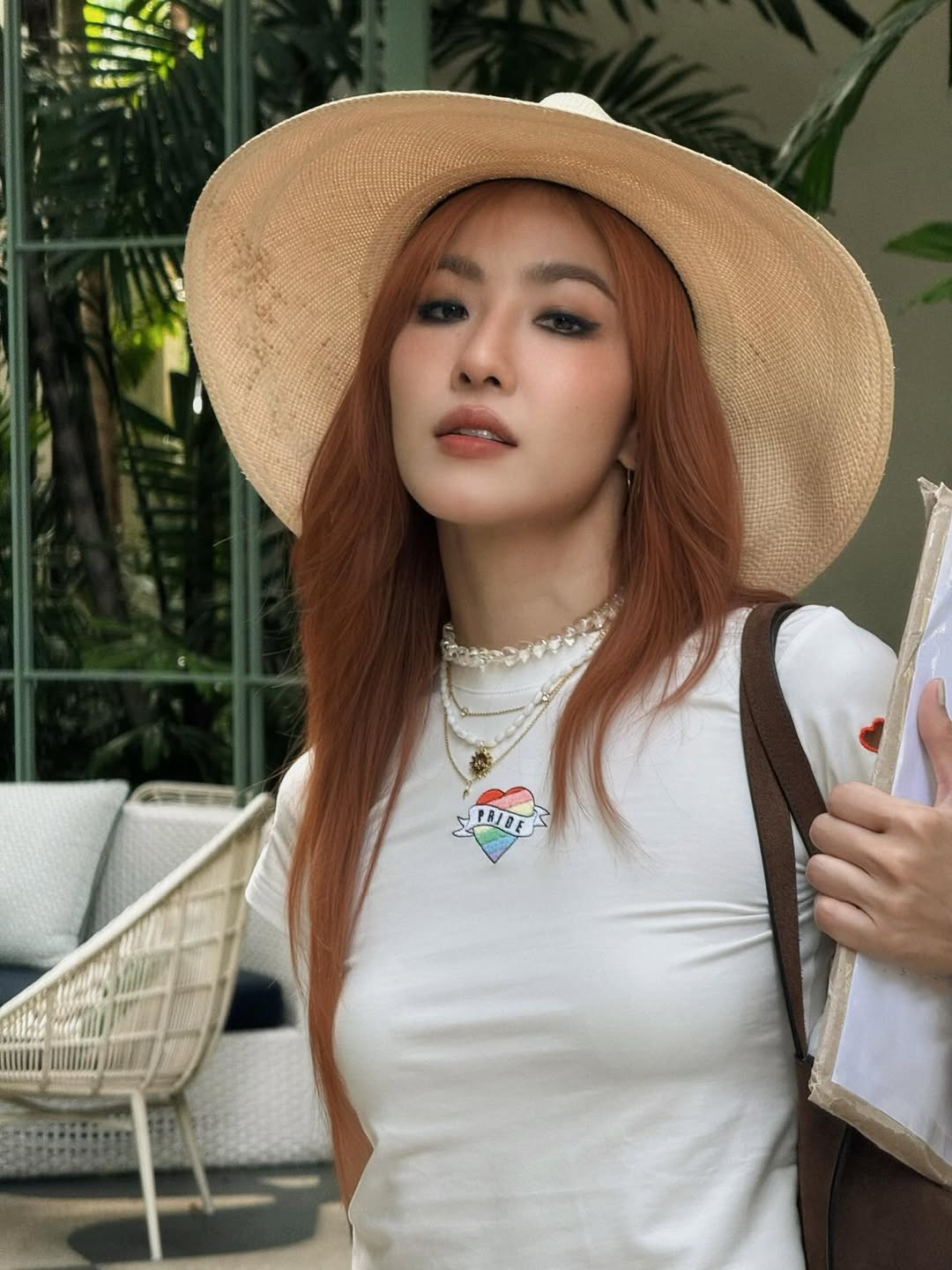 มิ้น - มิณฑิตา วัฒนกุล