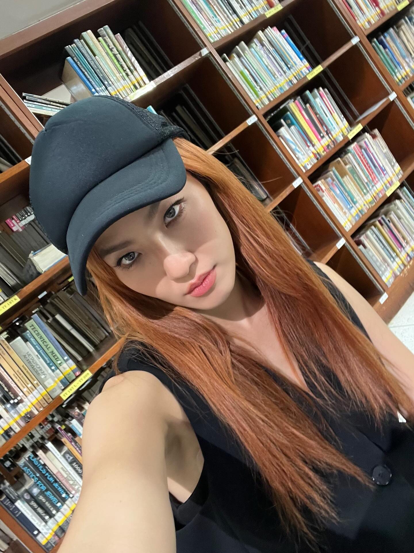 มิ้น - มิณฑิตา วัฒนกุล