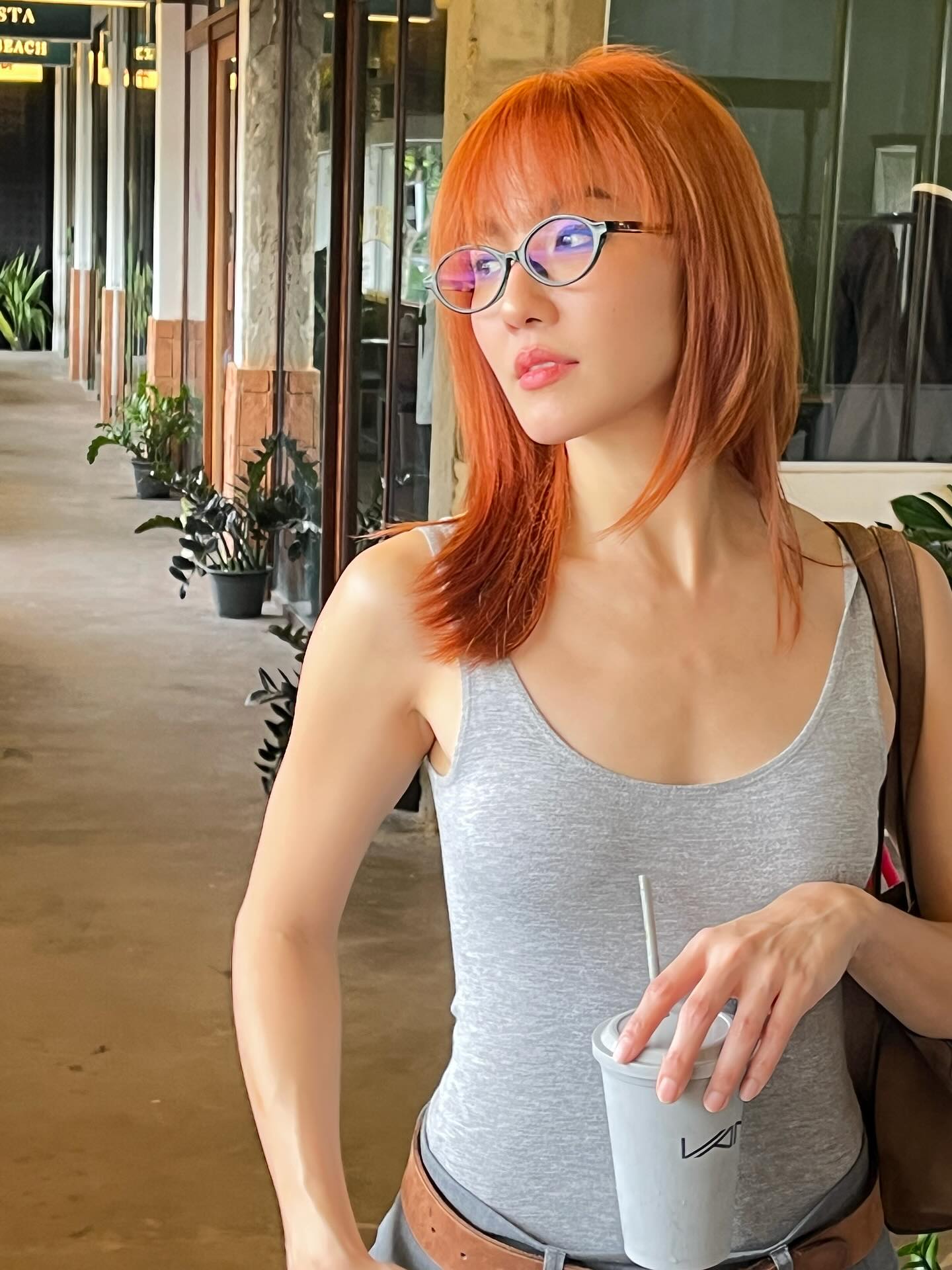 มิ้น - มิณฑิตา วัฒนกุล