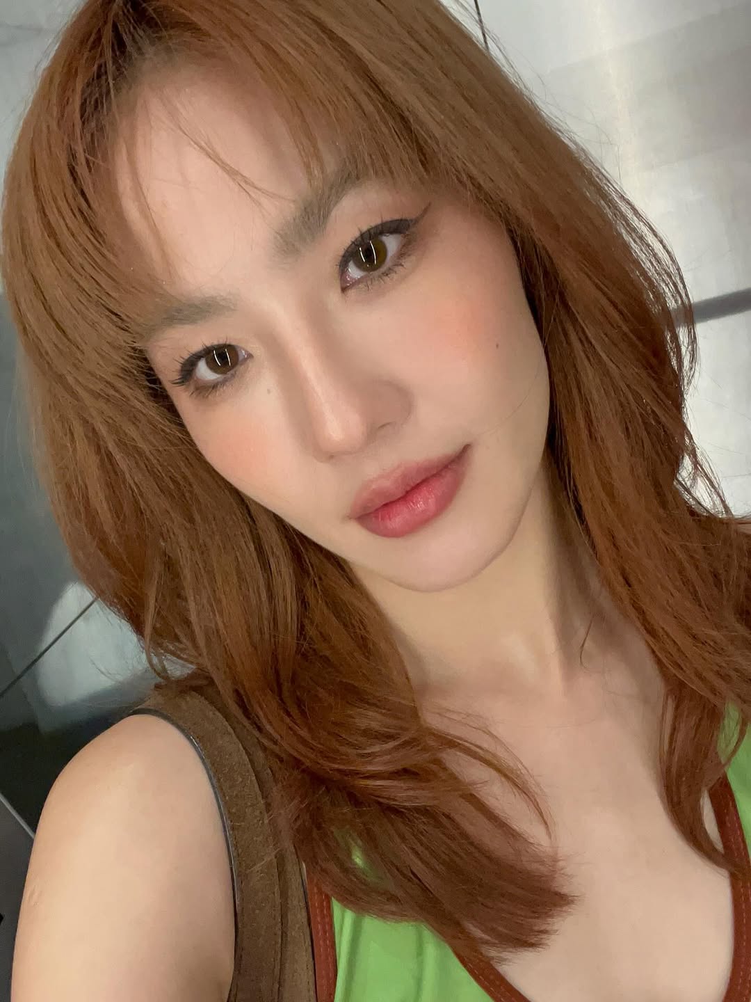 มิ้น - มิณฑิตา วัฒนกุล