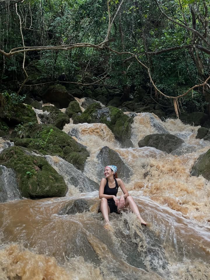 มิ้น - มิณฑิตา วัฒนกุล