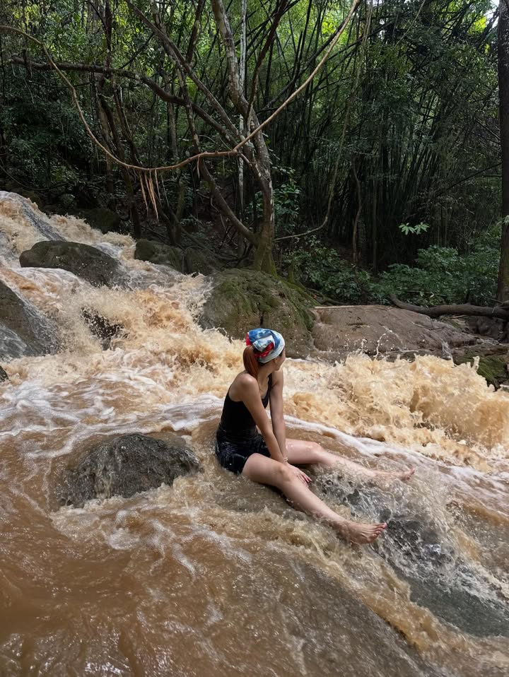 มิ้น - มิณฑิตา วัฒนกุล