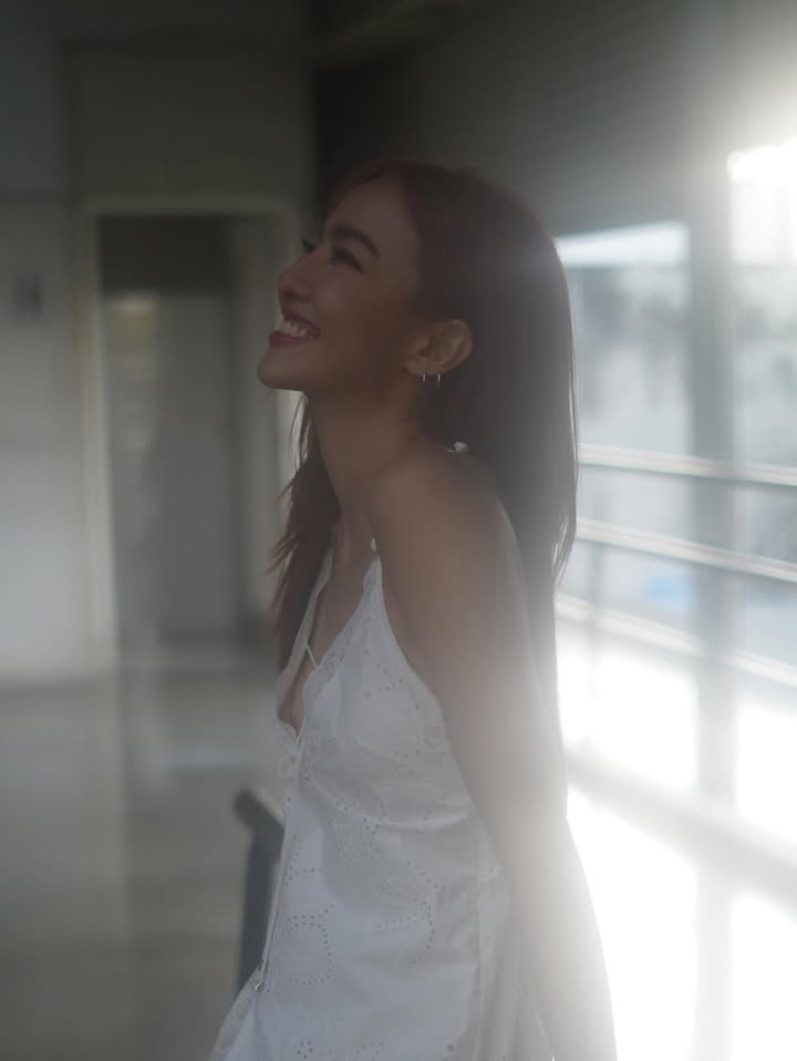 มิ้น - มิณฑิตา วัฒนกุล