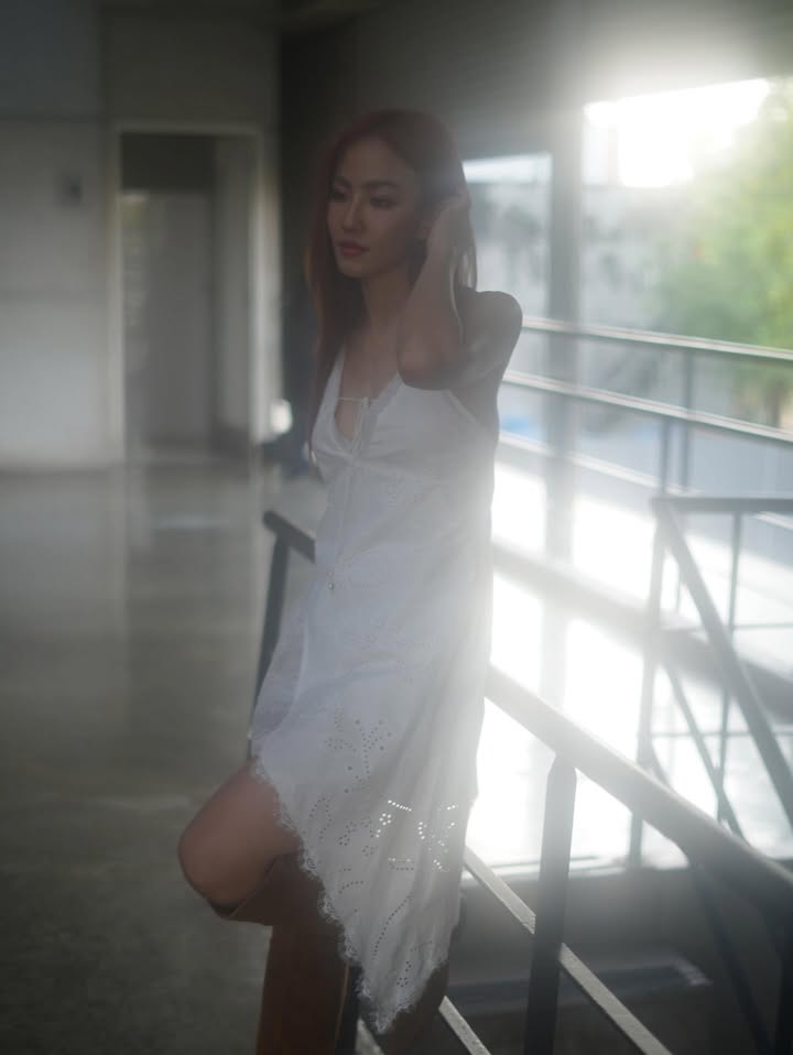 มิ้น - มิณฑิตา วัฒนกุล