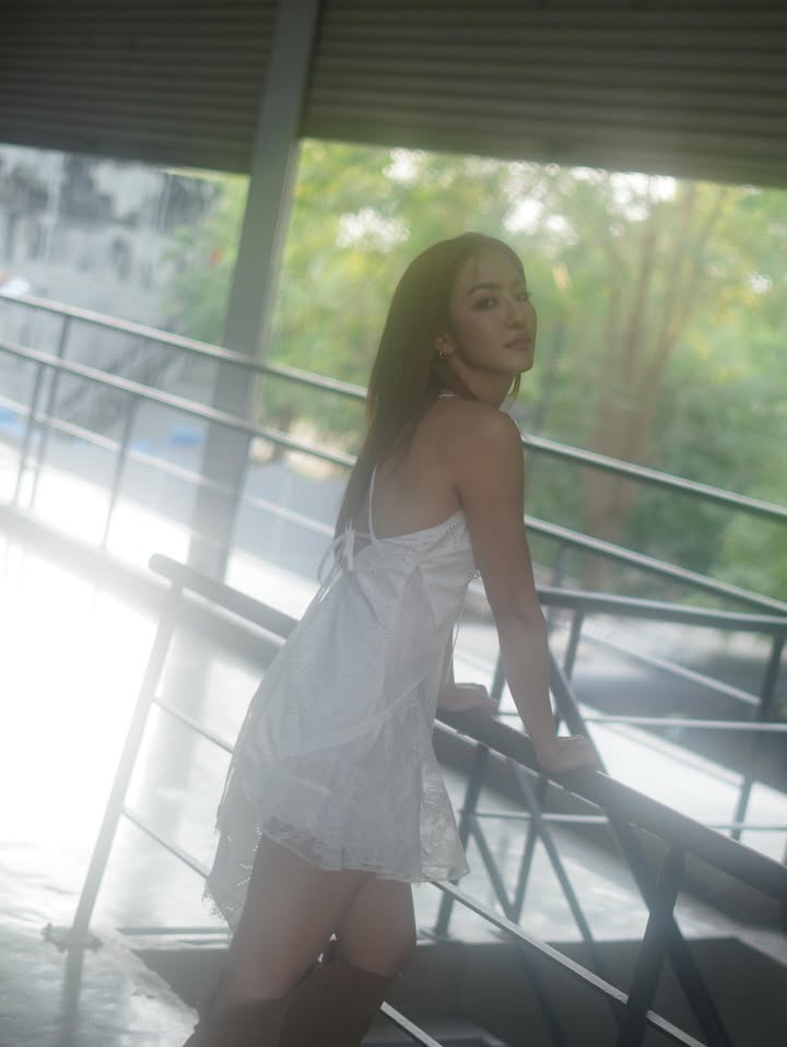 มิ้น - มิณฑิตา วัฒนกุล