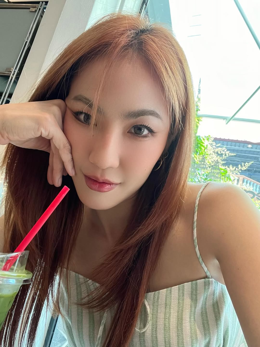 มิ้น - มิณฑิตา วัฒนกุล