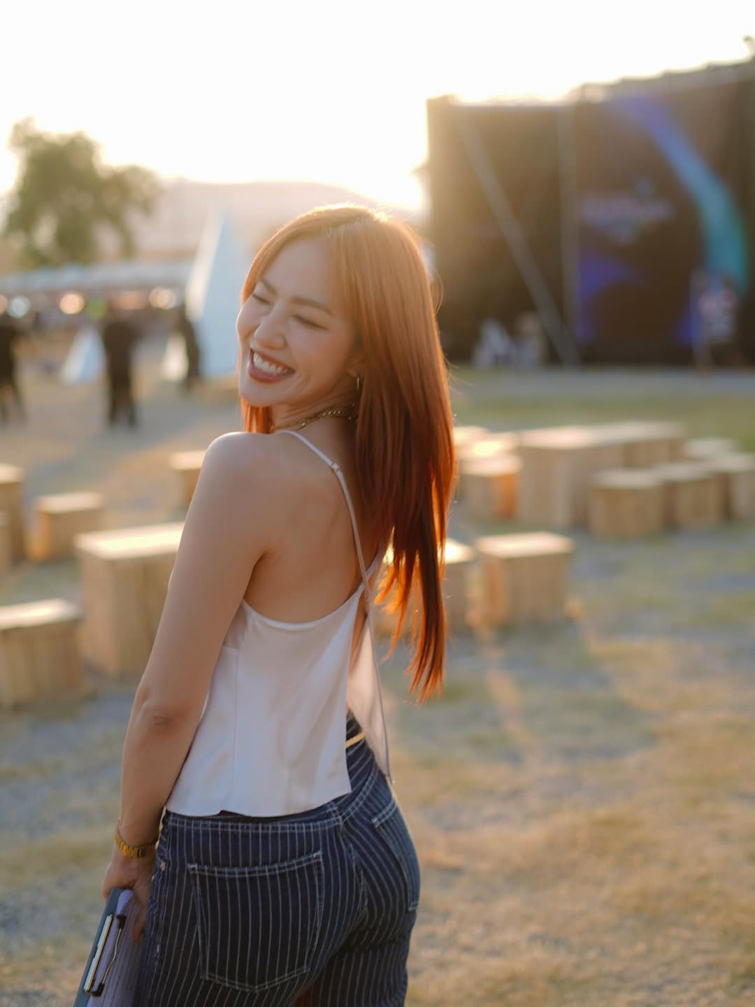 มิ้น - มิณฑิตา วัฒนกุล