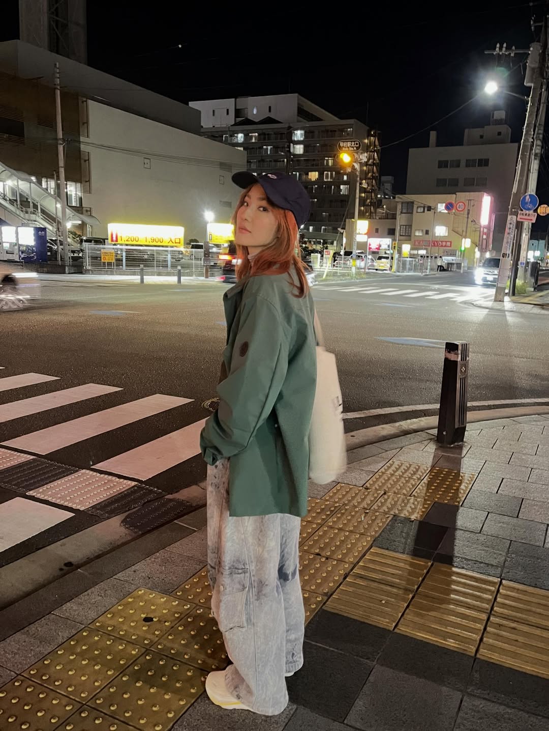 มิ้น - มิณฑิตา วัฒนกุล