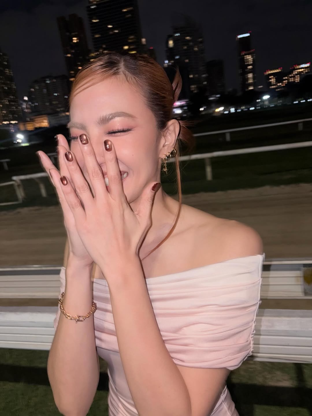 มิ้น - มิณฑิตา วัฒนกุล