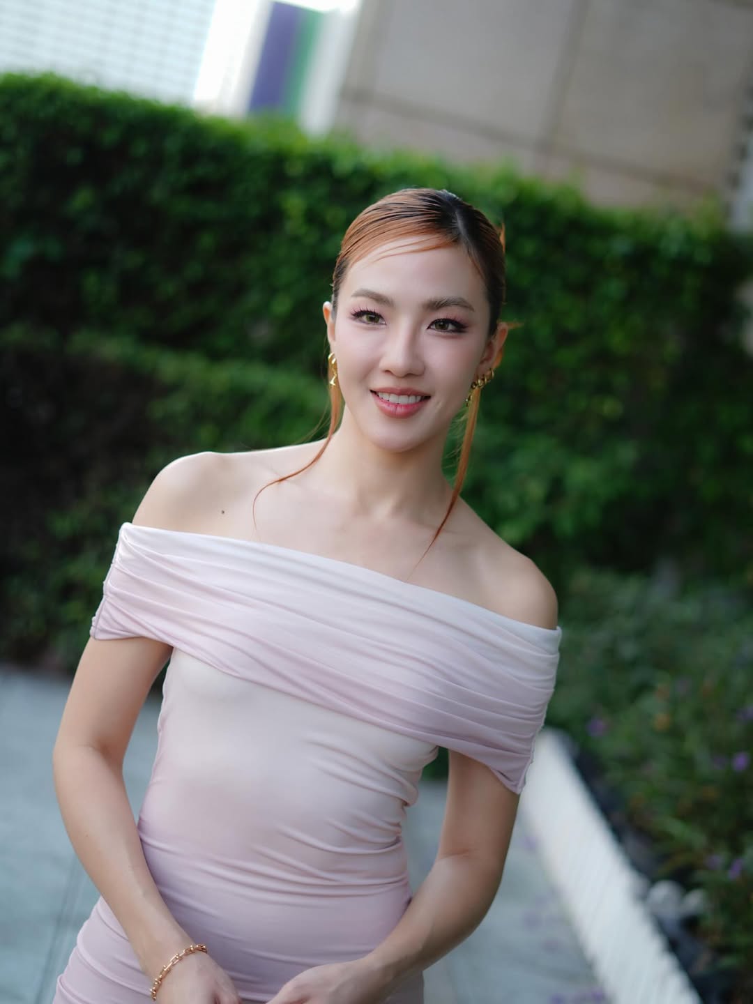 มิ้น - มิณฑิตา วัฒนกุล