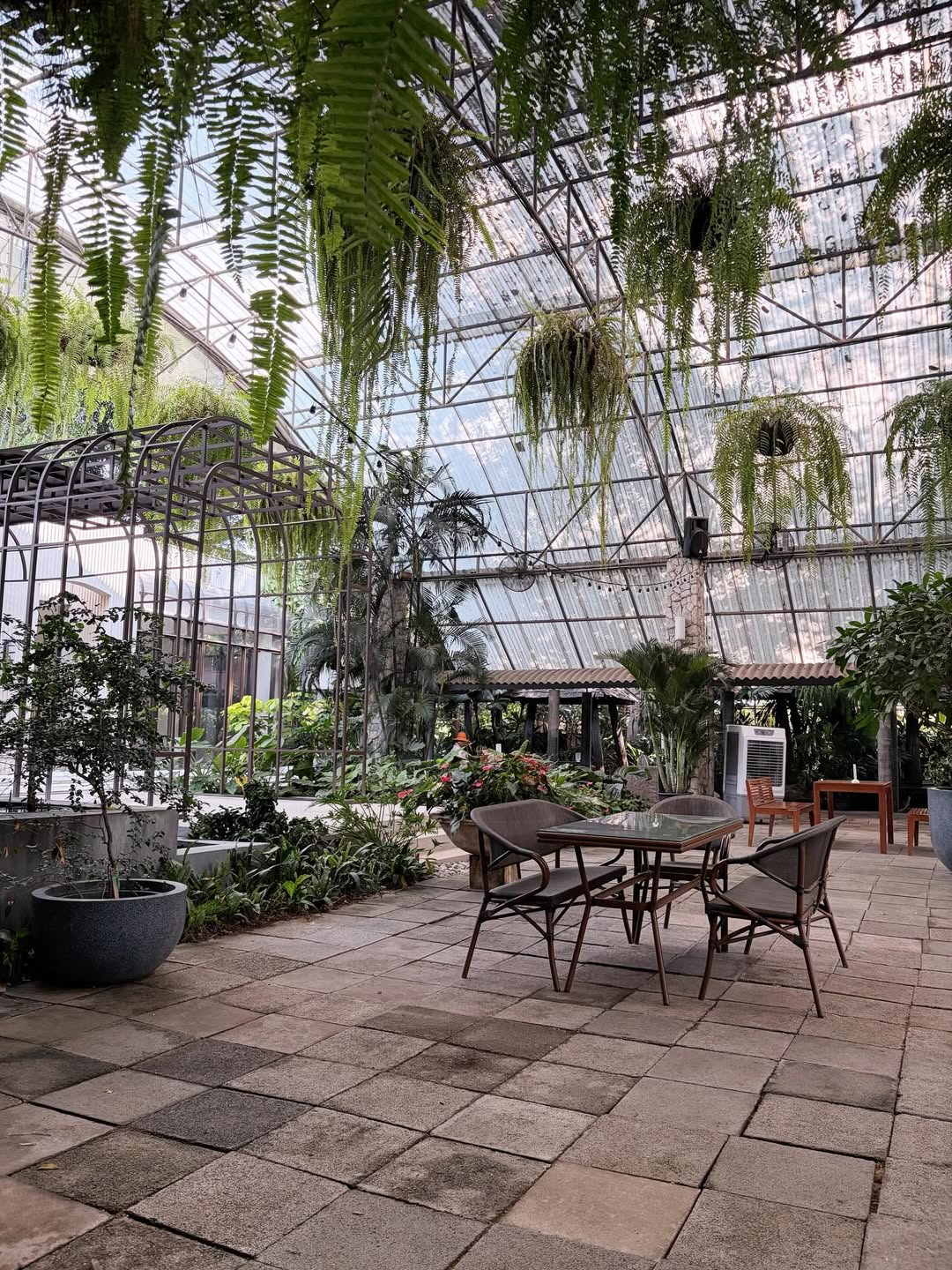 มิ้น - มิณฑิตา วัฒนกุล