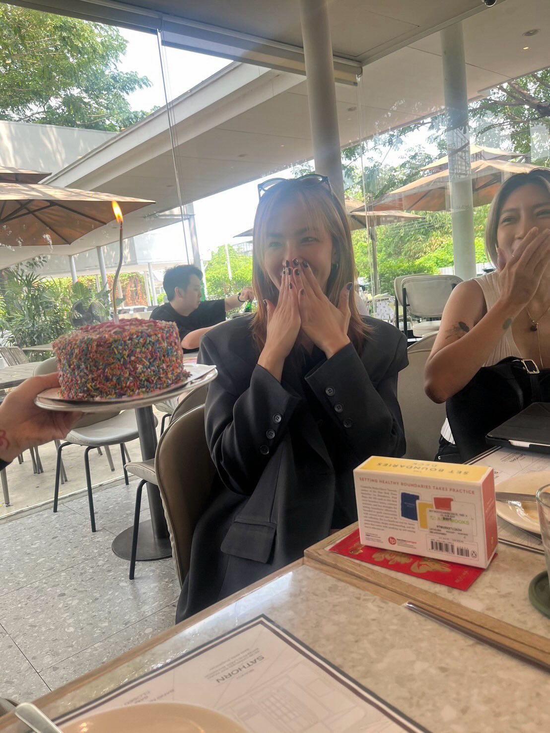 มิ้น - มิณฑิตา วัฒนกุล