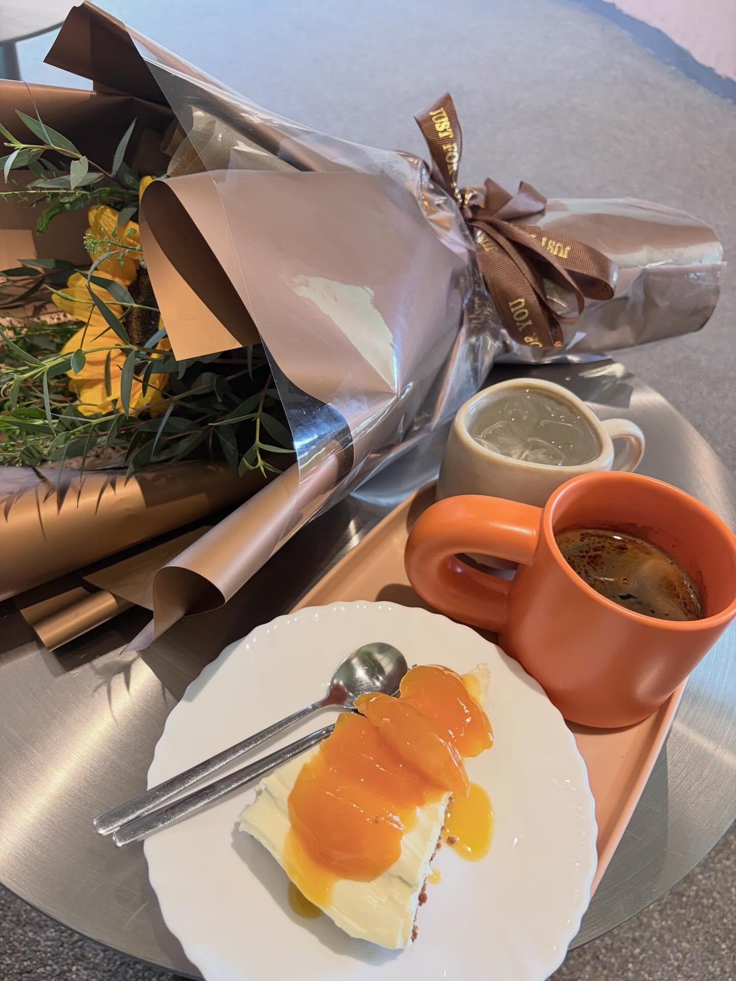 มิ้น - มิณฑิตา วัฒนกุล