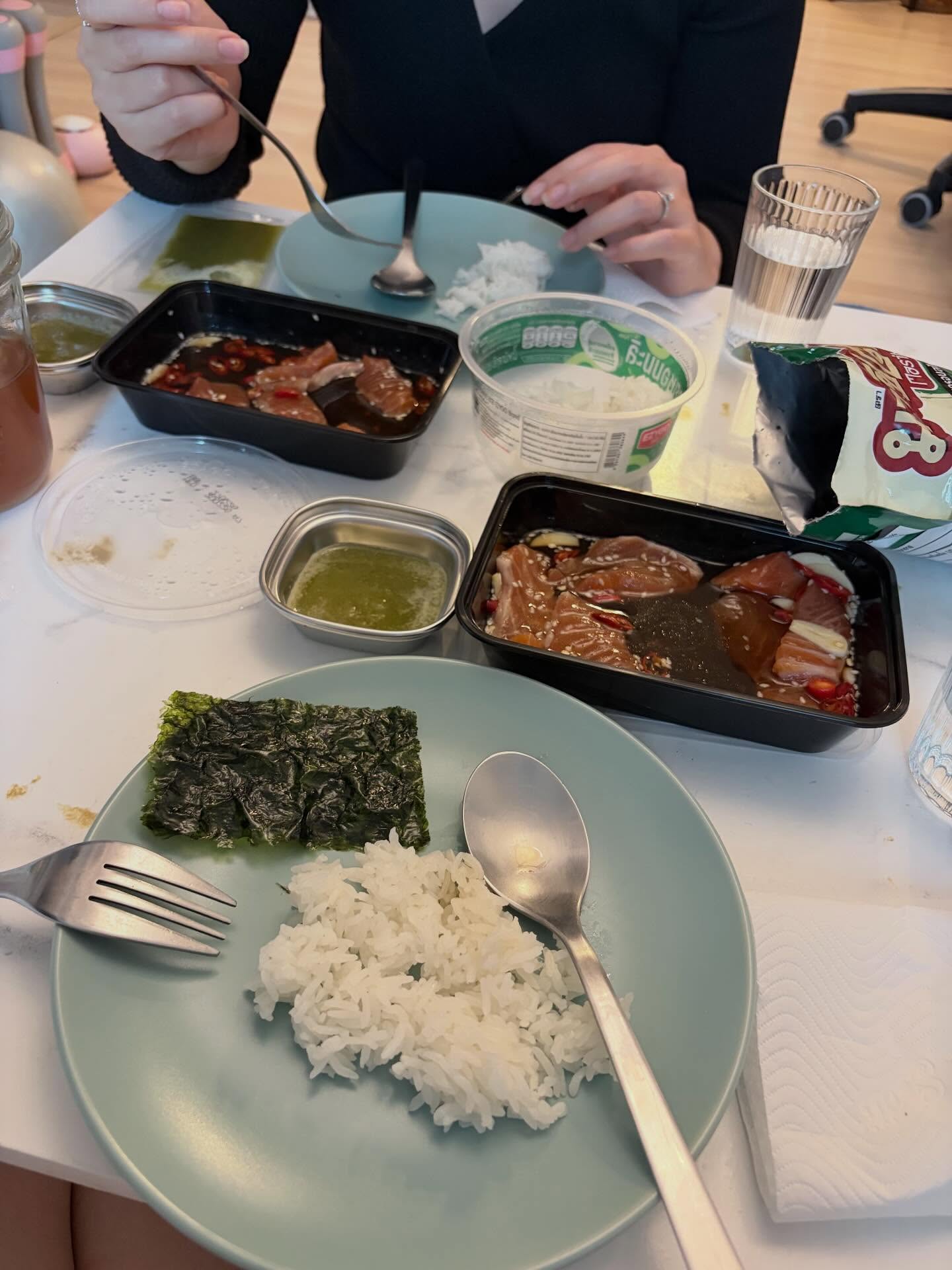 มิ้น - มิณฑิตา วัฒนกุล