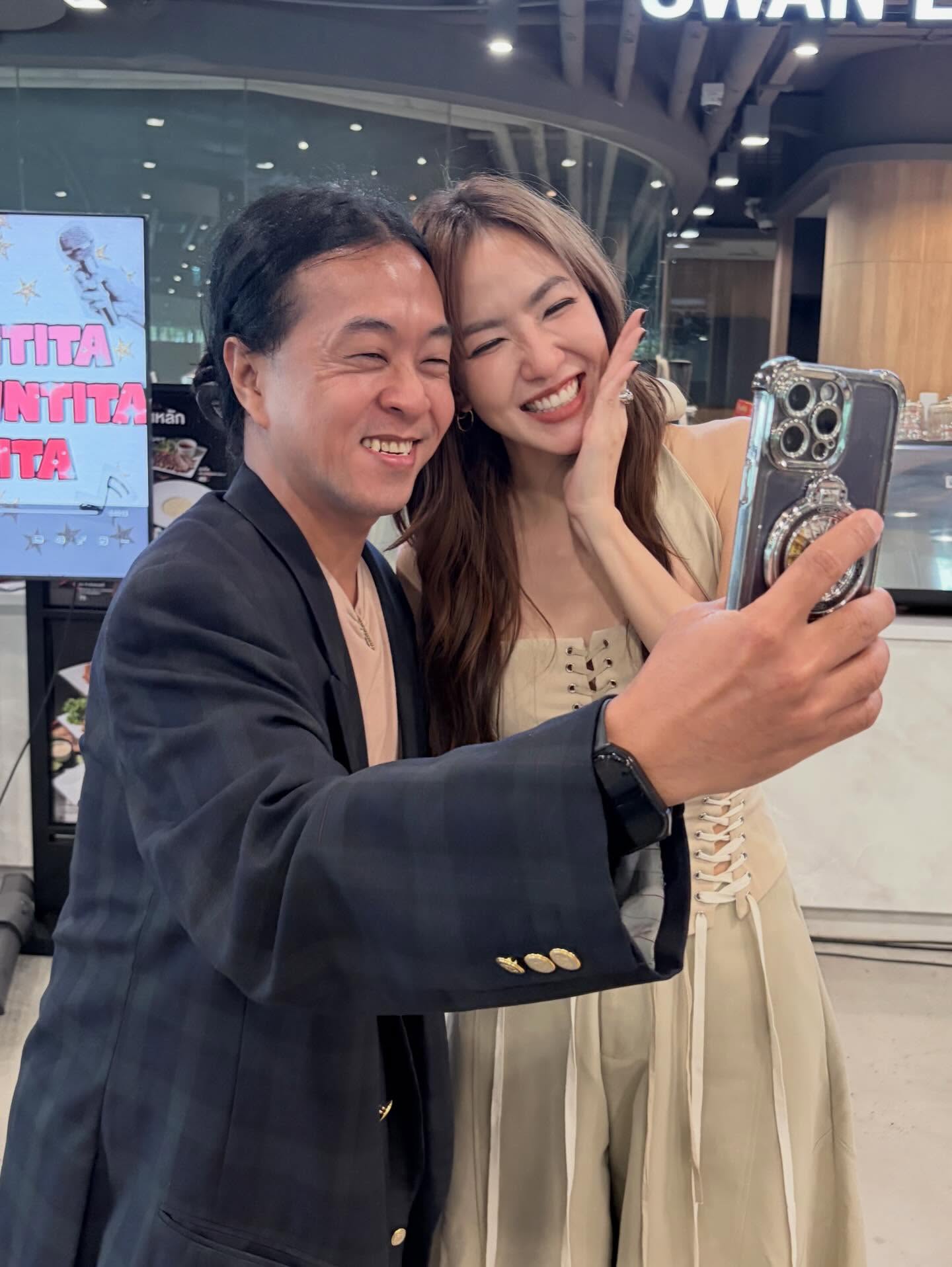 มิ้น - มิณฑิตา วัฒนกุล