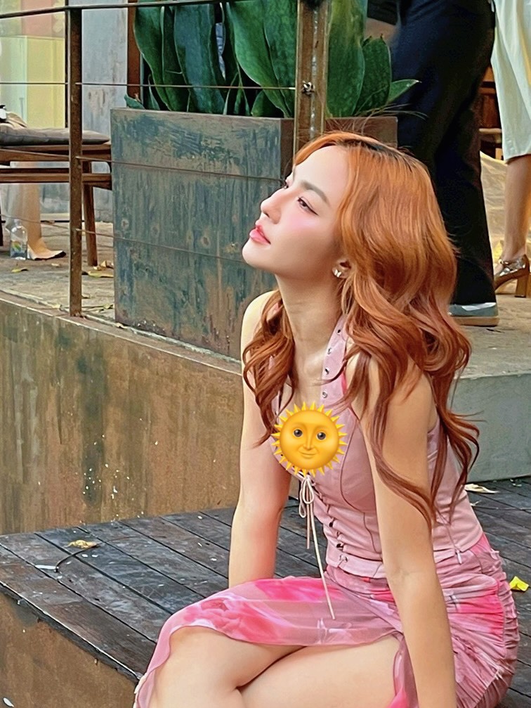 มิ้น - มิณฑิตา วัฒนกุล