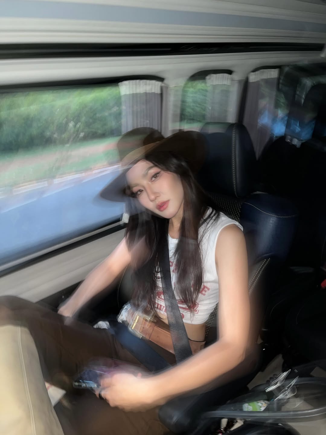 มิ้น - มิณฑิตา วัฒนกุล
