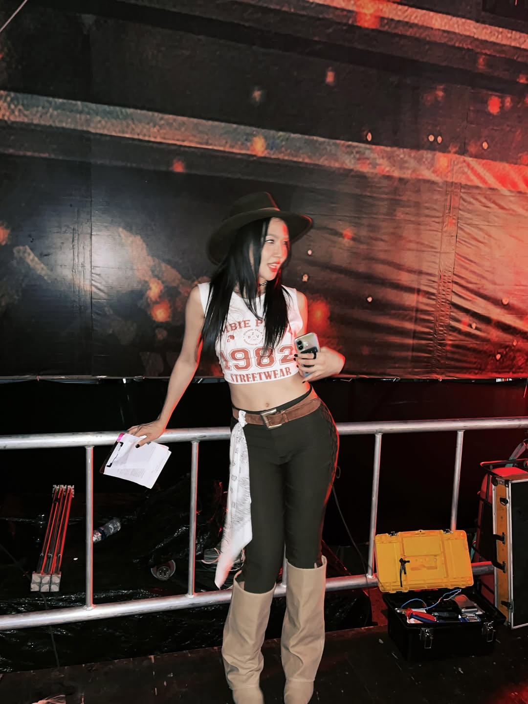 มิ้น - มิณฑิตา วัฒนกุล