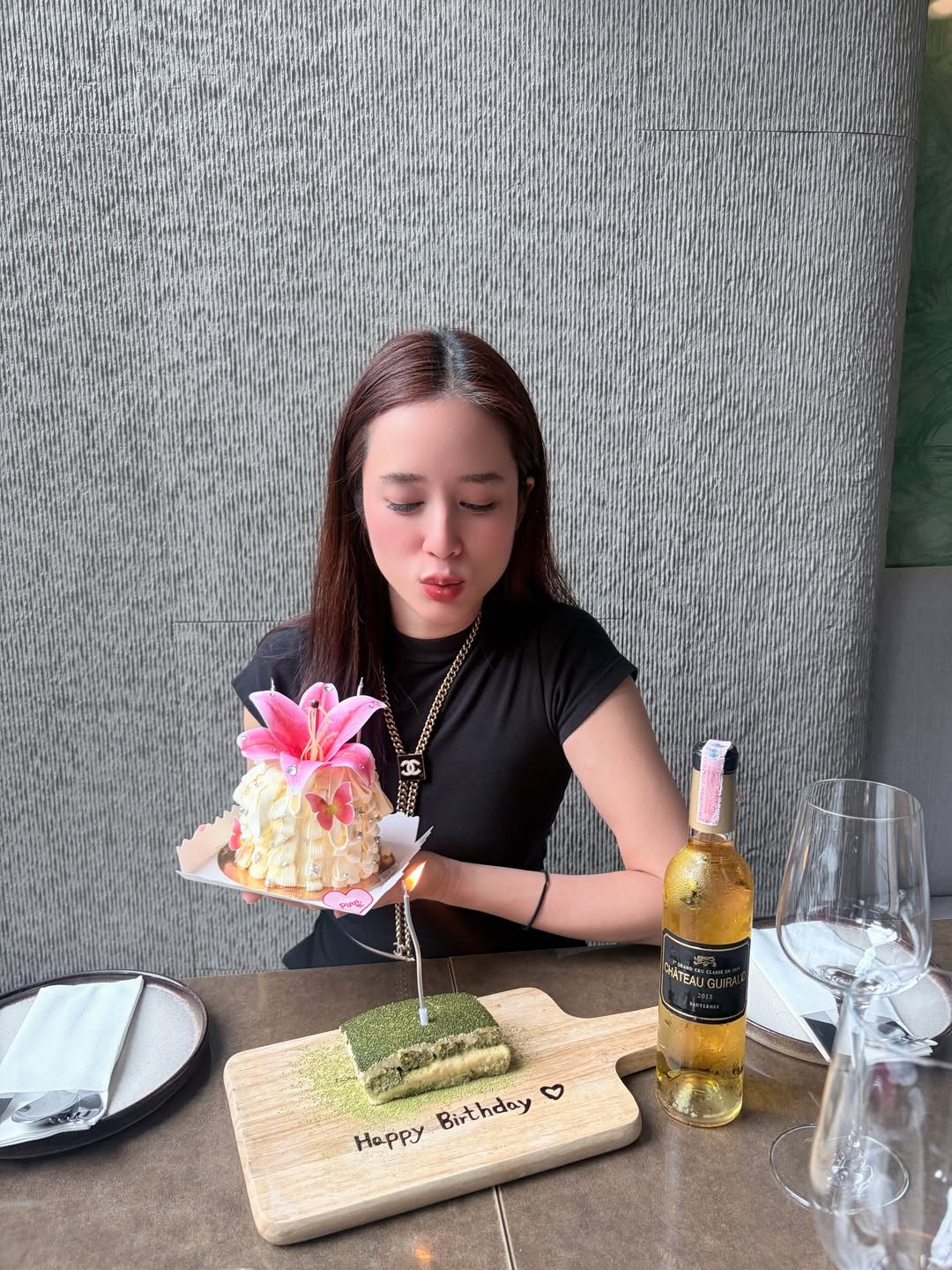 มิ้น - มิณฑิตา วัฒนกุล