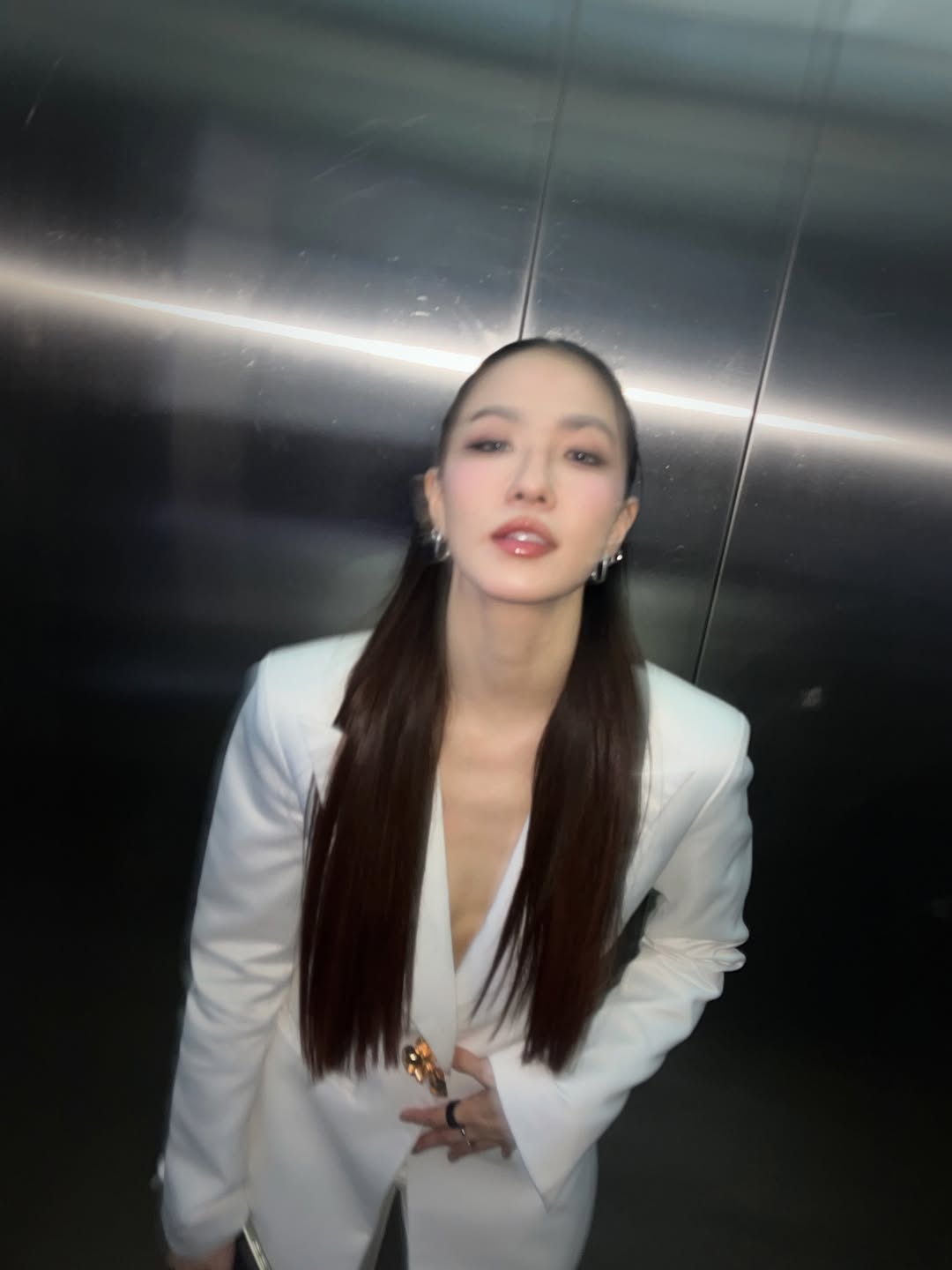 มิ้น - มิณฑิตา วัฒนกุล