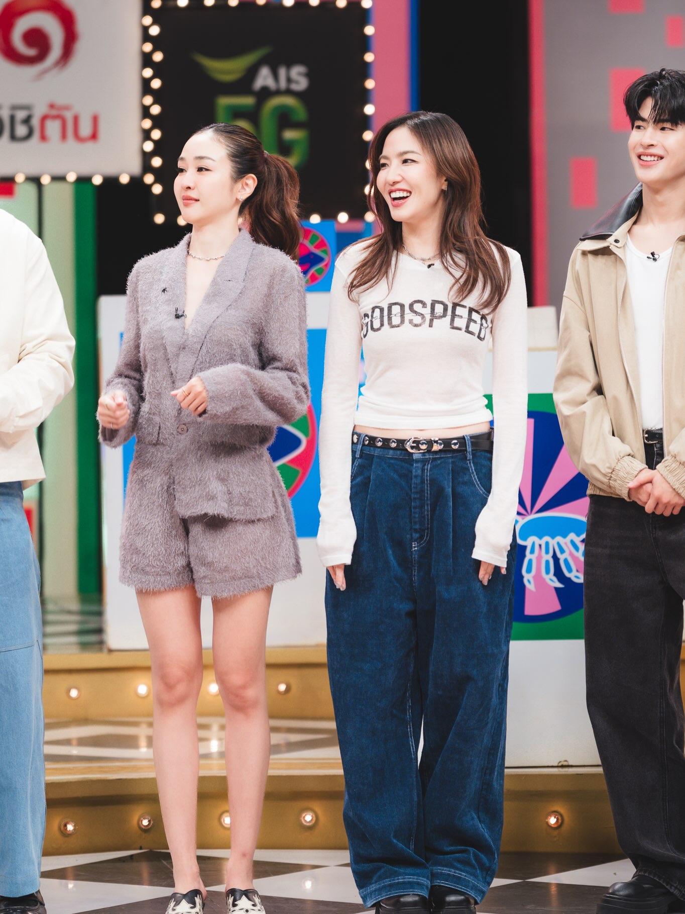 มิ้น - มิณฑิตา วัฒนกุล