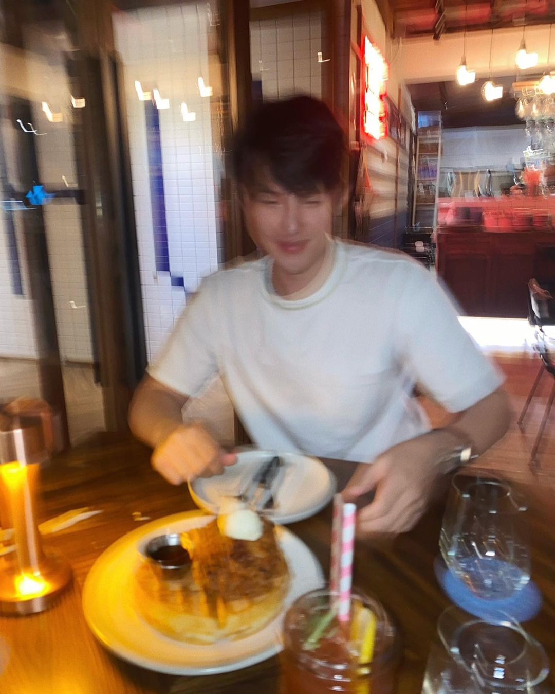 เจมส์ มาร์