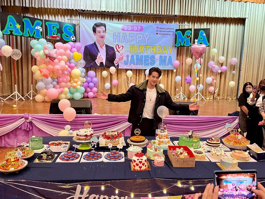 เจมส์ มาร์