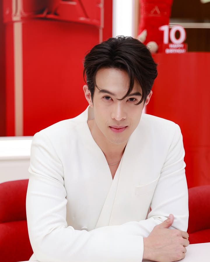 เจมส์ มาร์