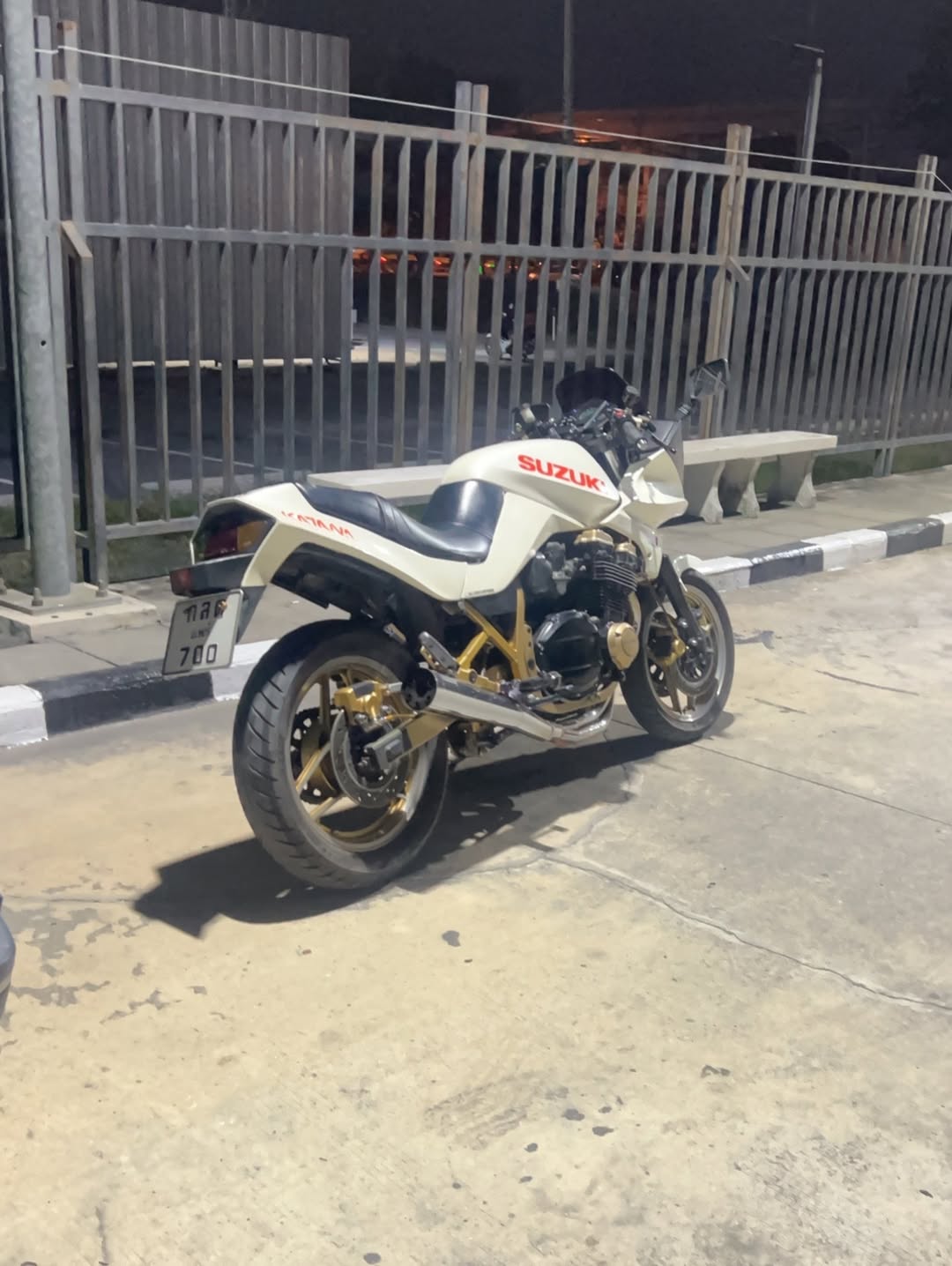 เจมส์ มาร์