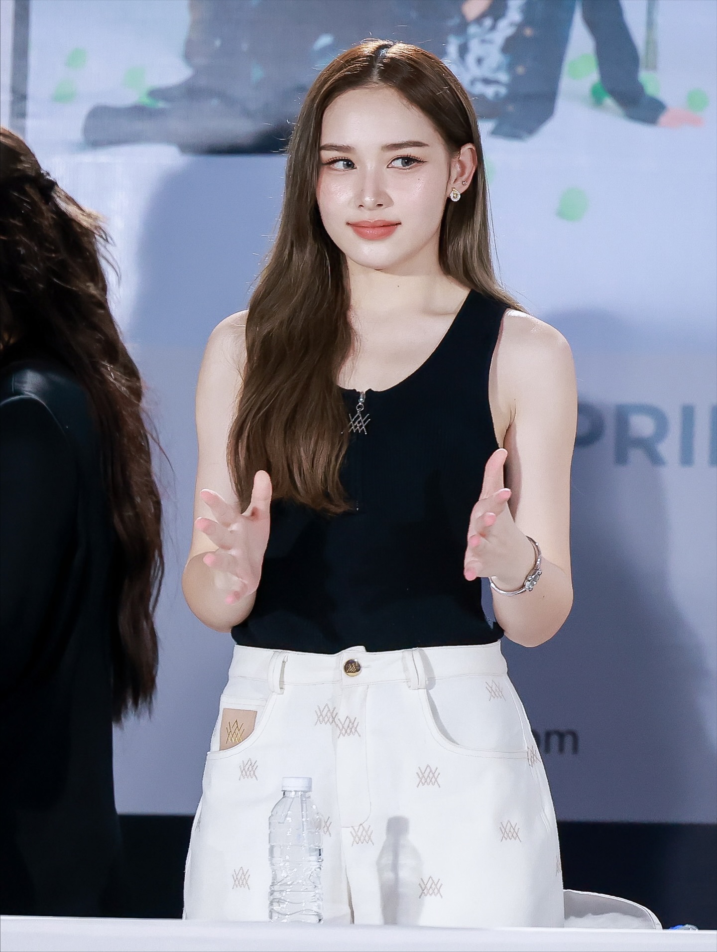 น้ำฟ้า - ธัญญภัสร์ ภัทรธีรชัยเจริญ