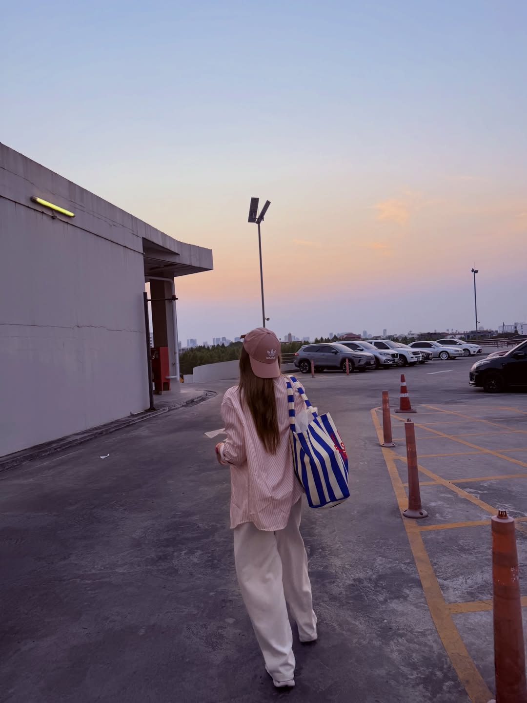 น้ำฟ้า - ธัญญภัสร์ ภัทรธีรชัยเจริญ