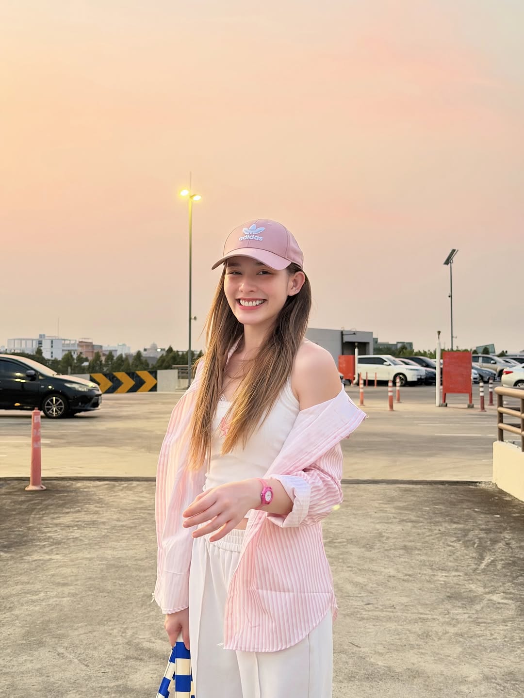 น้ำฟ้า - ธัญญภัสร์ ภัทรธีรชัยเจริญ