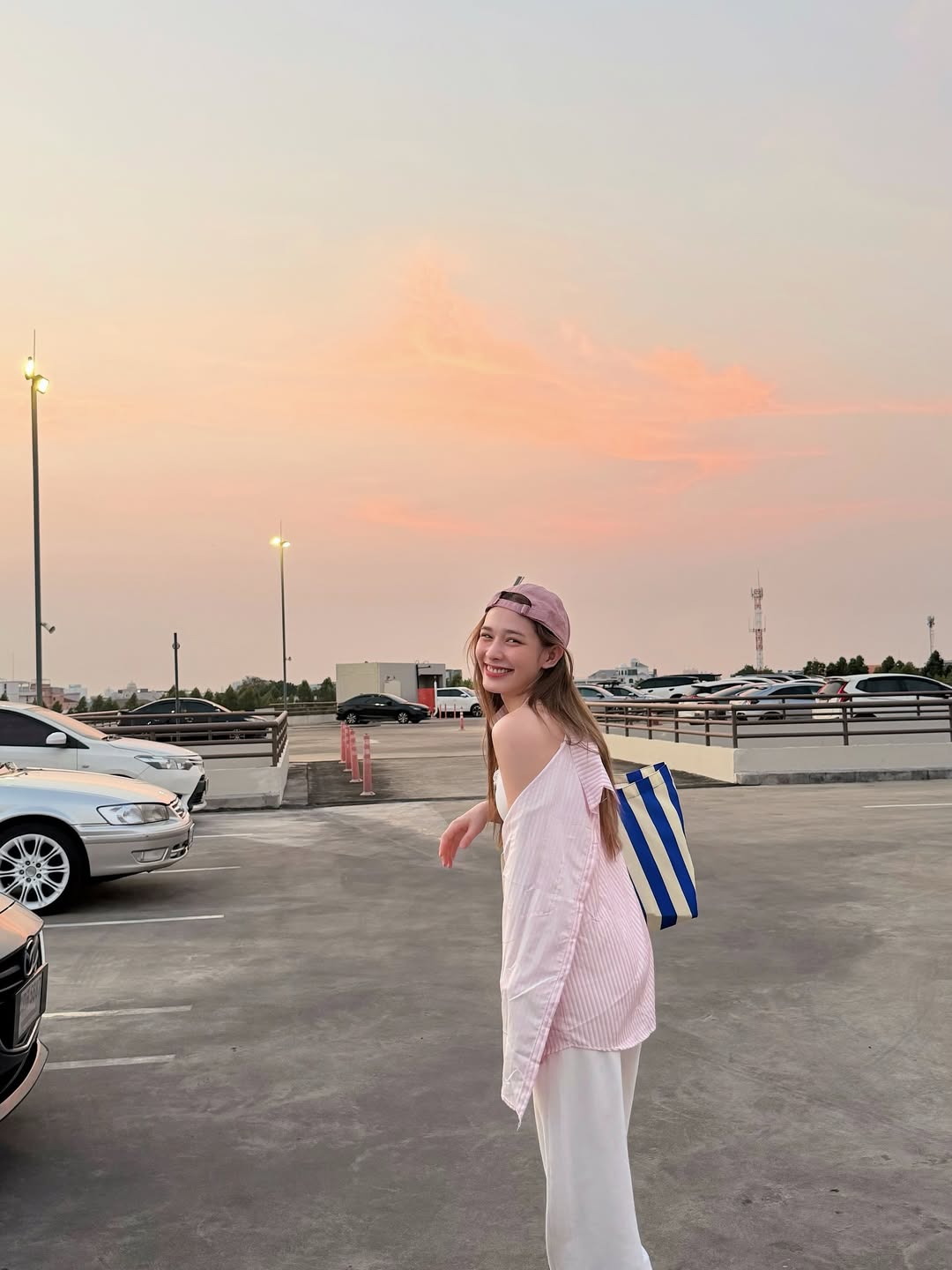 น้ำฟ้า - ธัญญภัสร์ ภัทรธีรชัยเจริญ