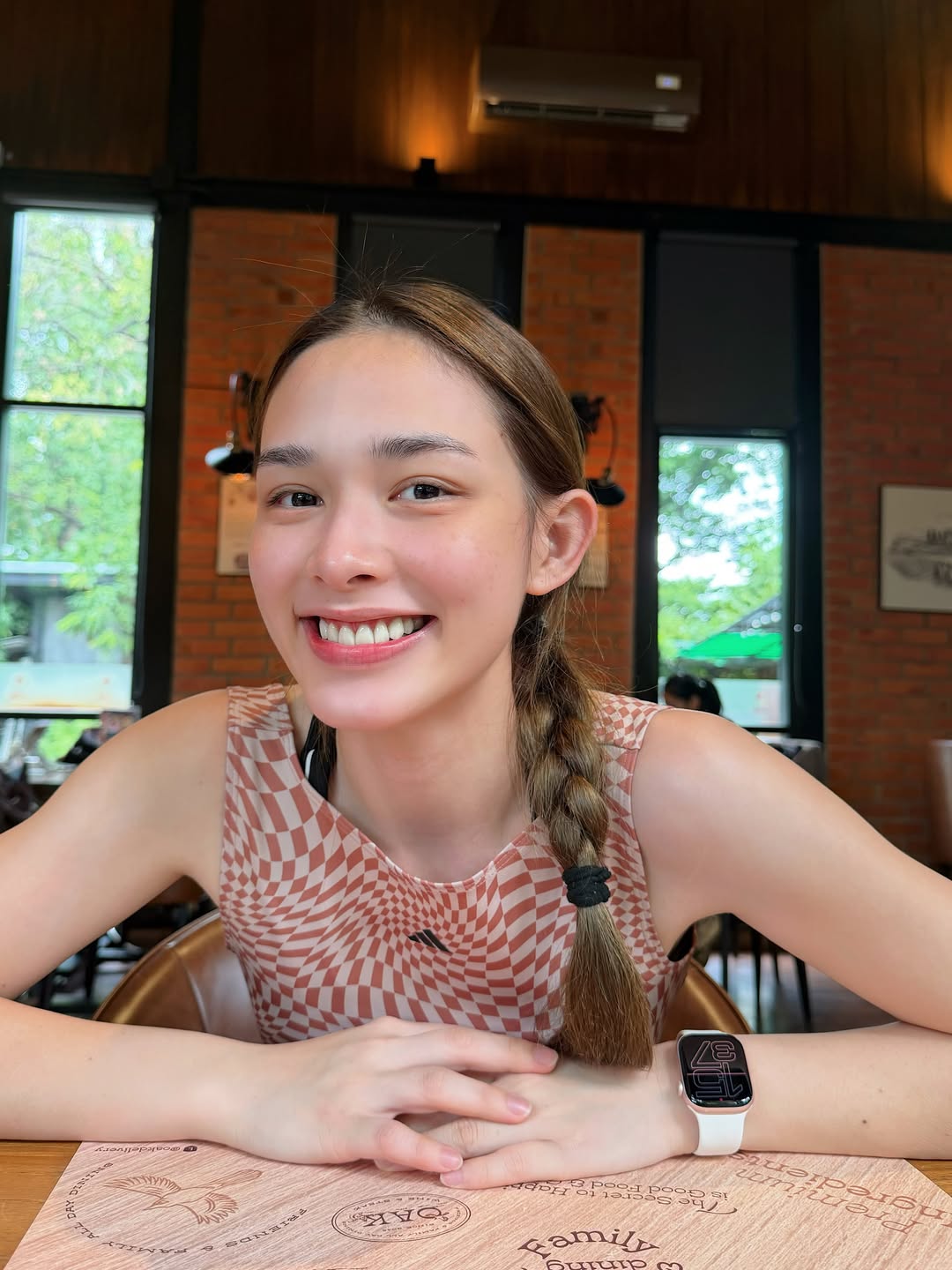 น้ำฟ้า - ธัญญภัสร์ ภัทรธีรชัยเจริญ