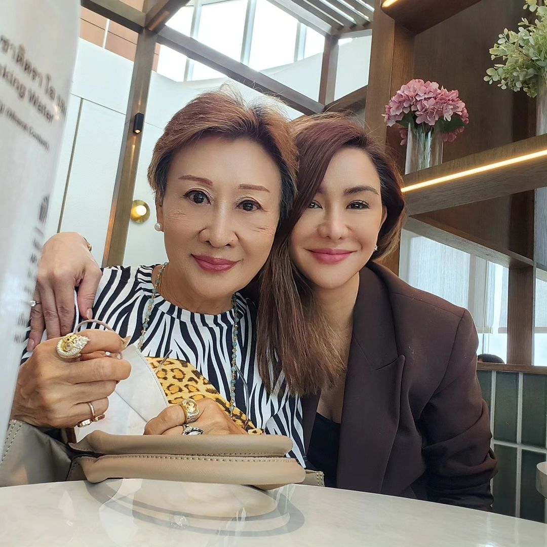 นิกกี้ - นิโคล เทริโอ
