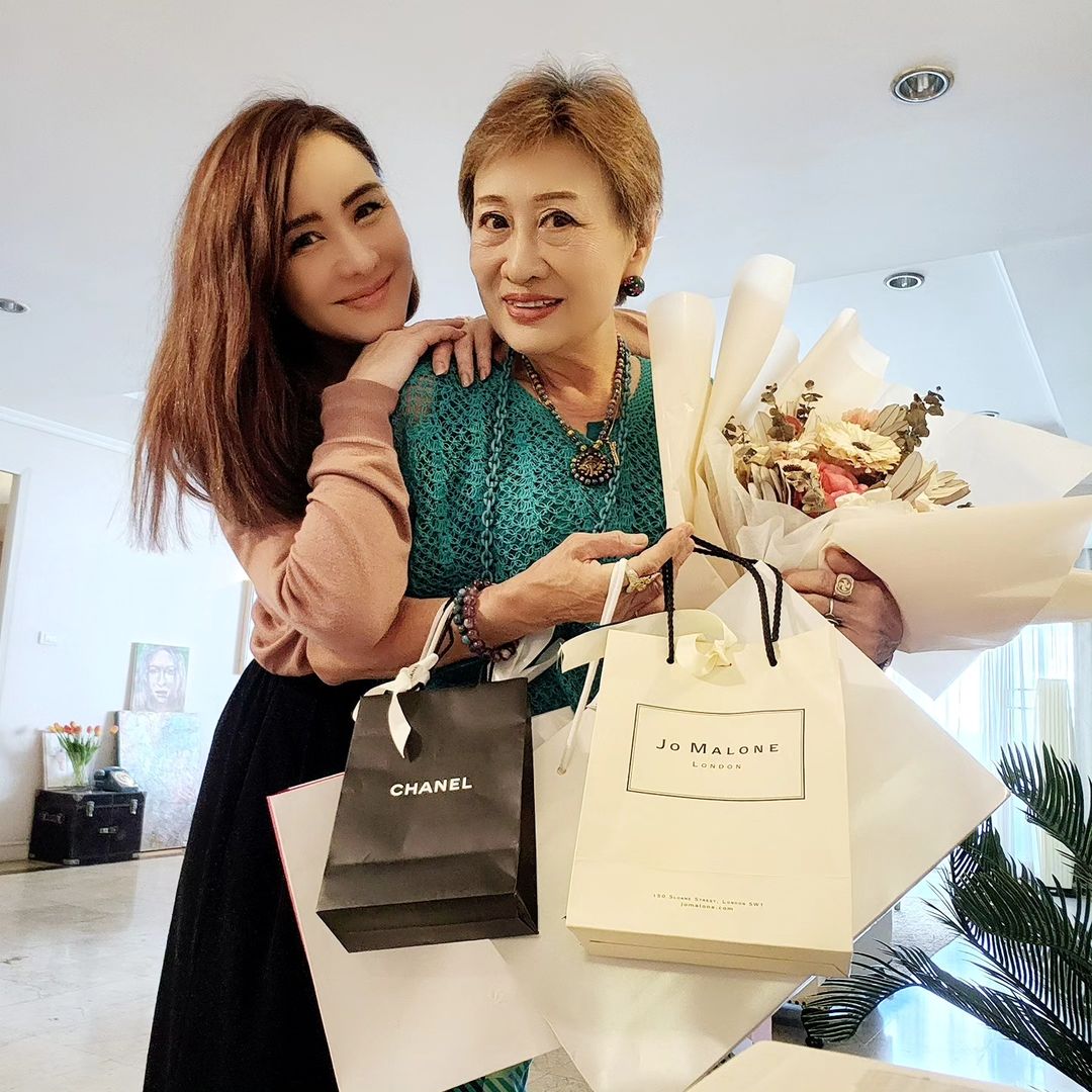 นิกกี้ - นิโคล เทริโอ