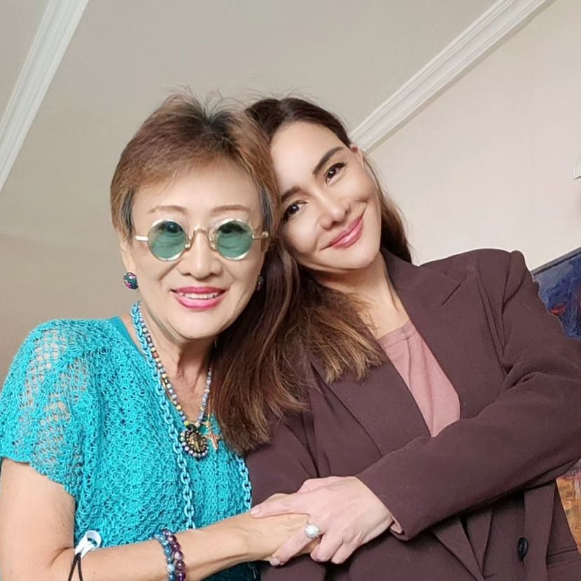 นิกกี้ - นิโคล เทริโอ