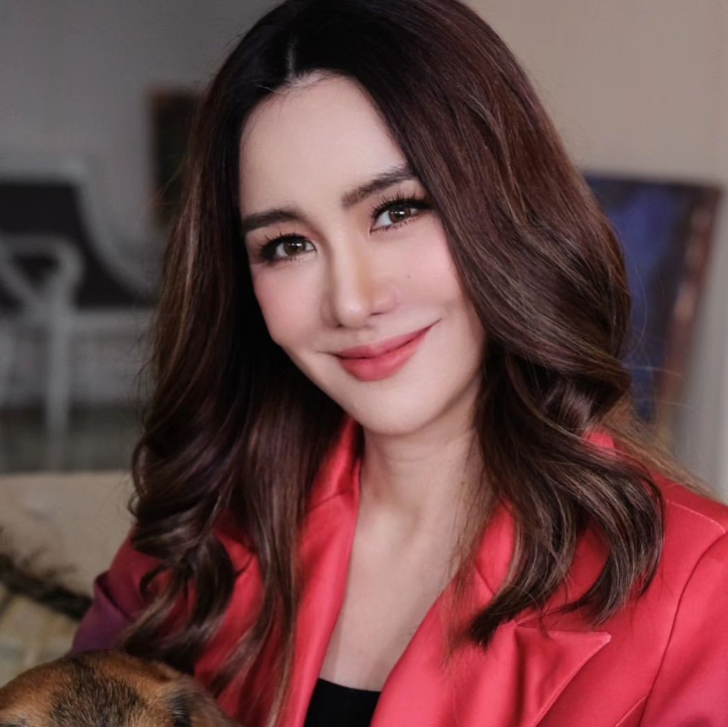 นิกกี้ - นิโคล เทริโอ