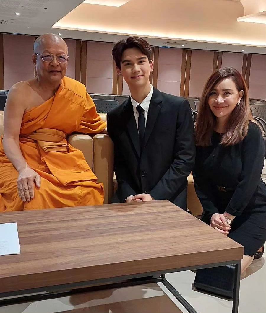 นิกกี้ - นิโคล เทริโอ