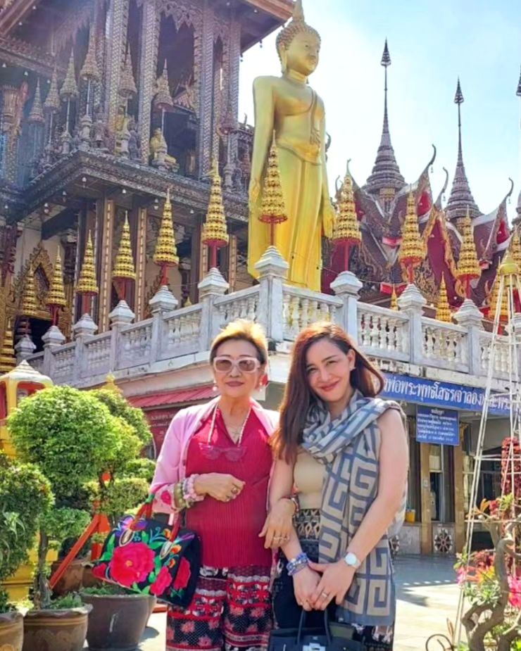 นิกกี้ - นิโคล เทริโอ