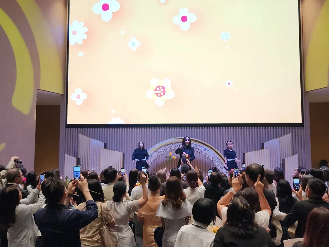 นิกกี้ - นิโคล เทริโอ