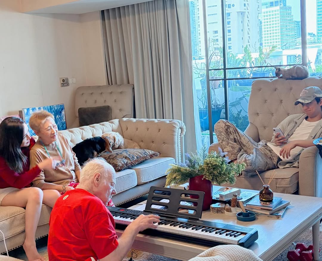 นิกกี้ - นิโคล เทริโอ