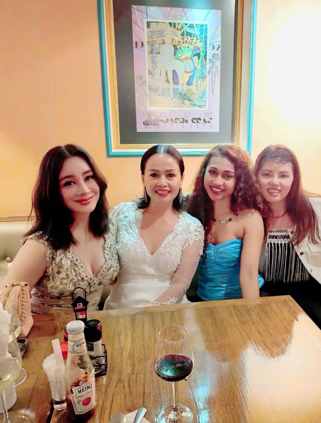 นิกกี้ - นิโคล เทริโอ