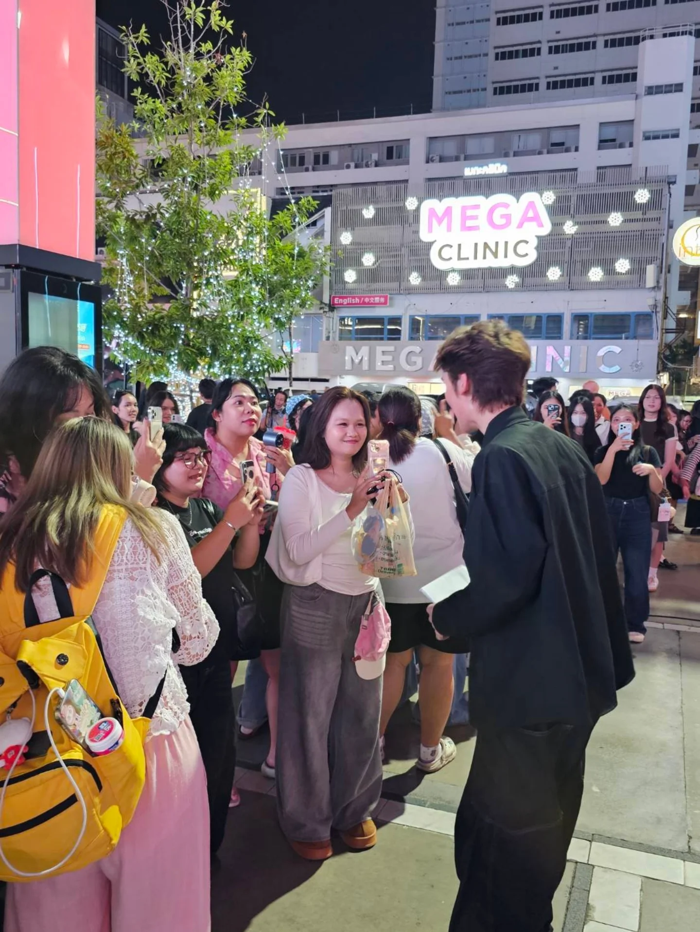 นิกกี้ - นิโคล เทริโอ