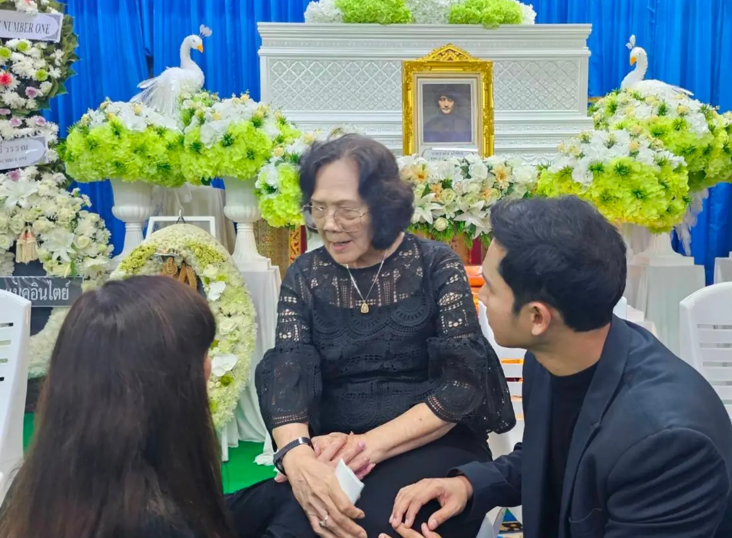 นิกกี้ - นิโคล เทริโอ