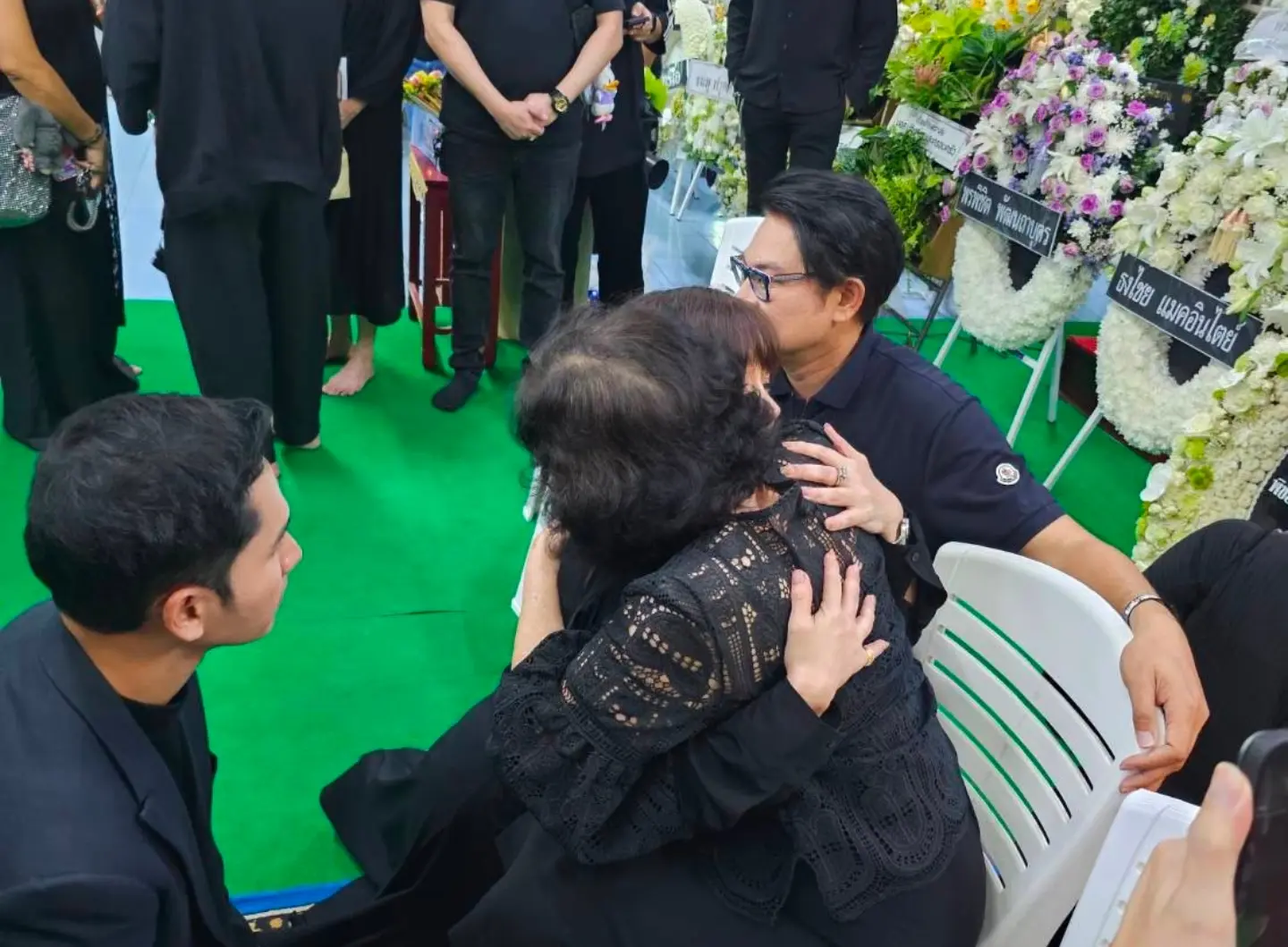 นิกกี้ - นิโคล เทริโอ