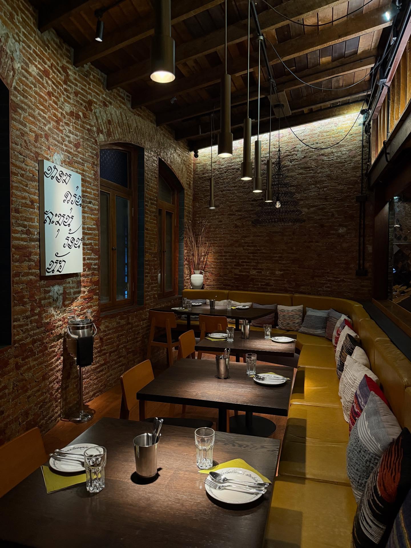 ชาย - ชาตโยดม หิรัญยัษฐิติ