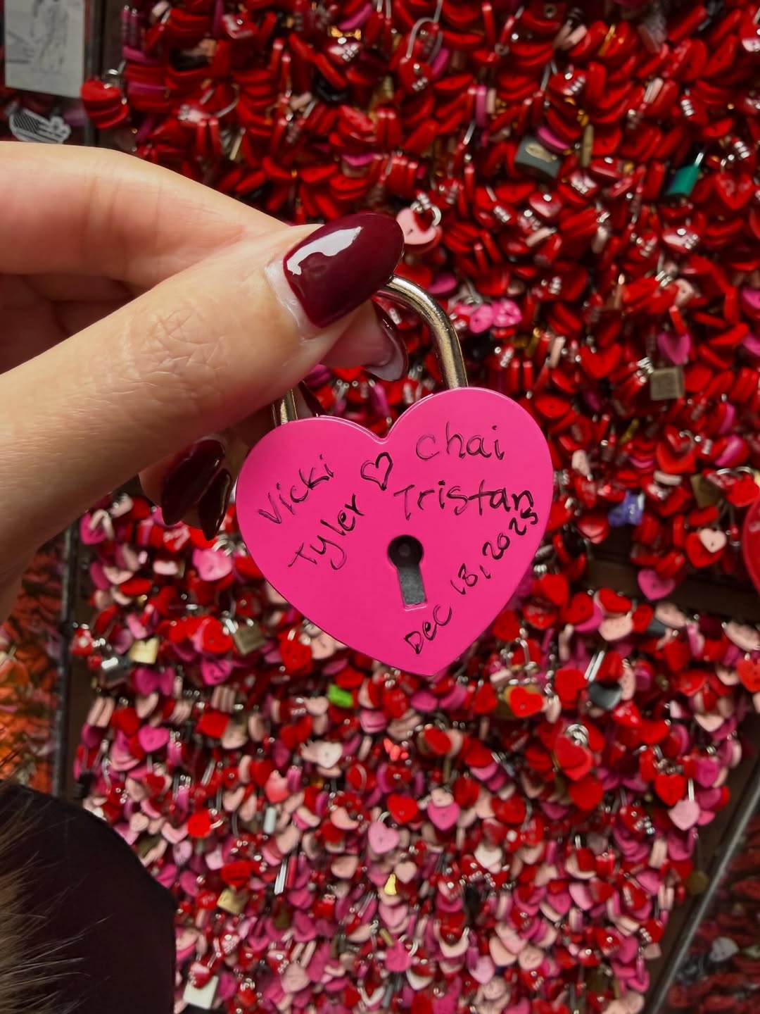 ชาย - ชาตโยดม หิรัญยัษฐิติ