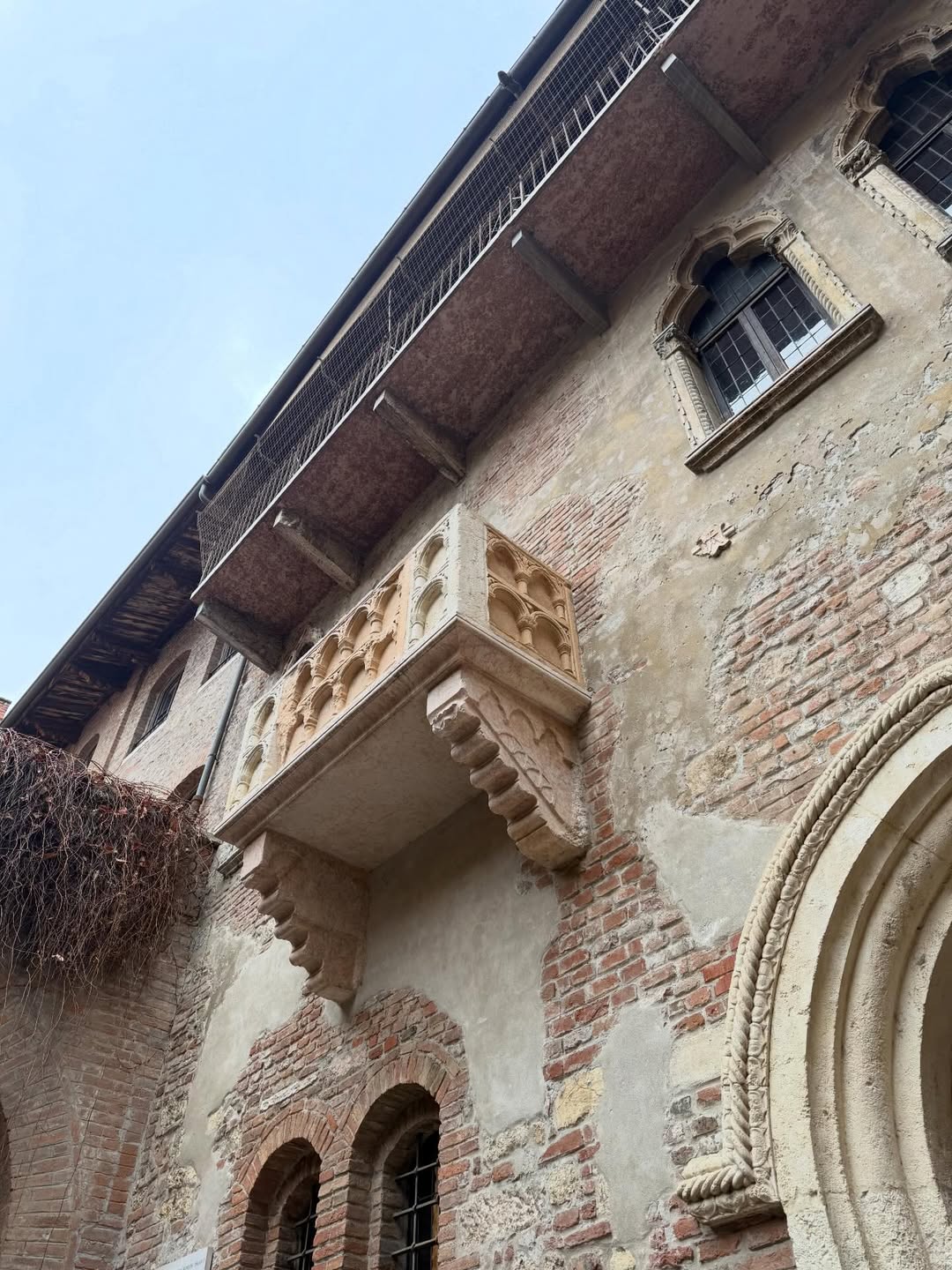 ชาย - ชาตโยดม หิรัญยัษฐิติ